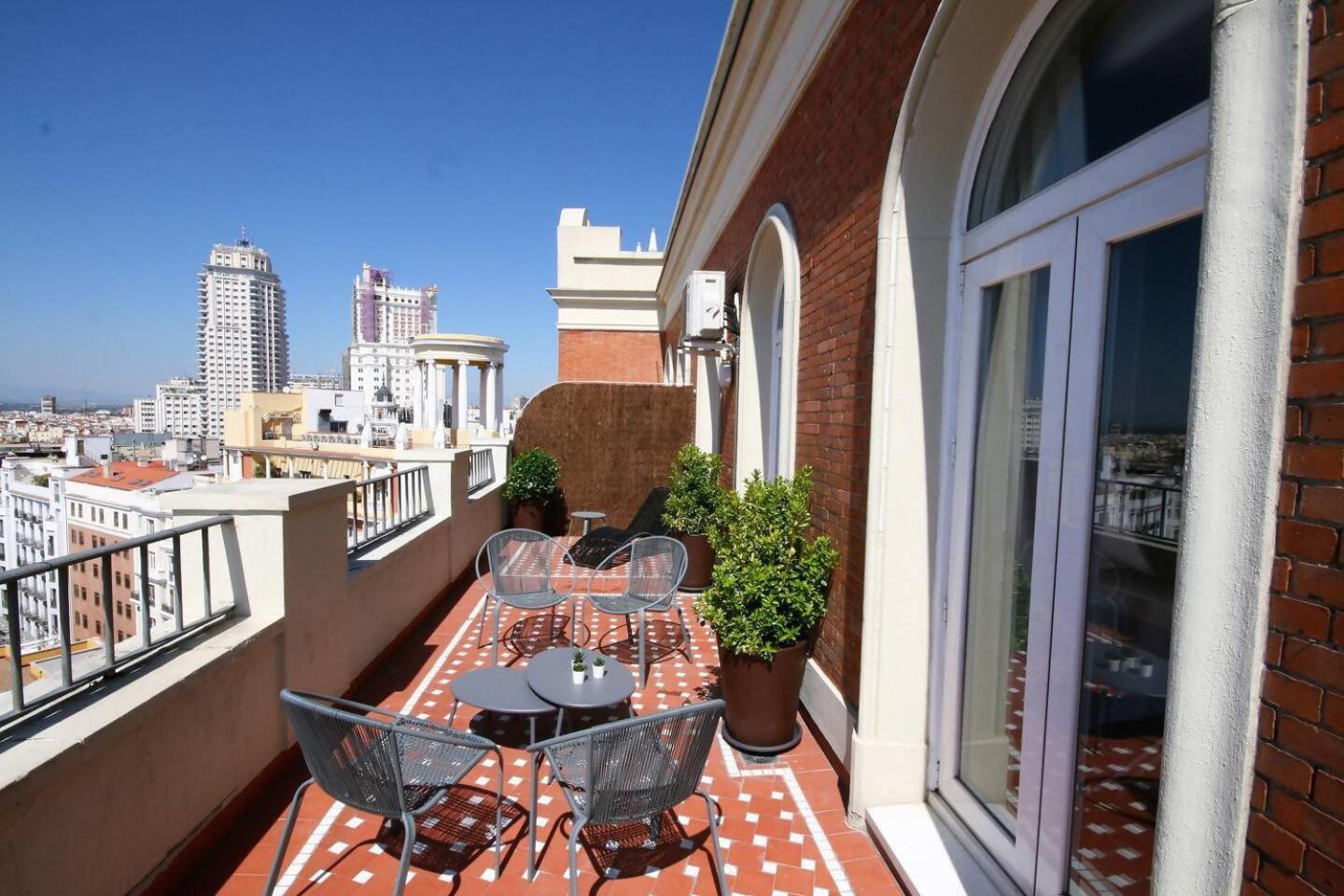 Atico En La Gran Via Con Terraza Al Palacio Real مدريد المظهر الخارجي الصورة